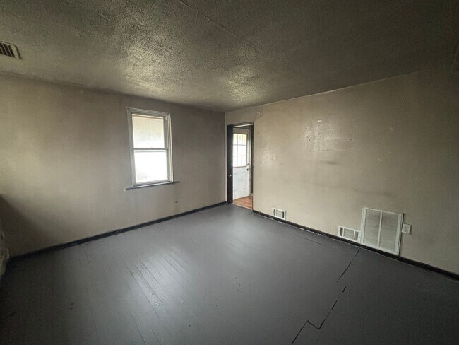 Building Photo - Spring Into Homeownership This April! Looking for a fresh start this Spring?