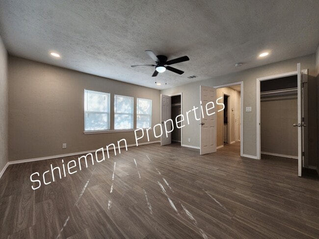 Building Photo - 202 N Getzendaner St