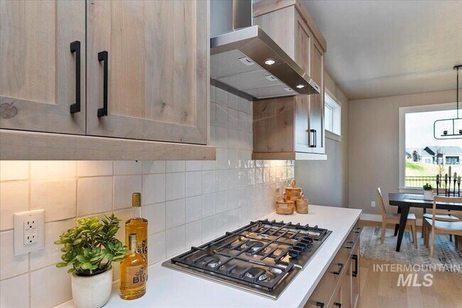 Building Photo - 4880 S Colusa Ave