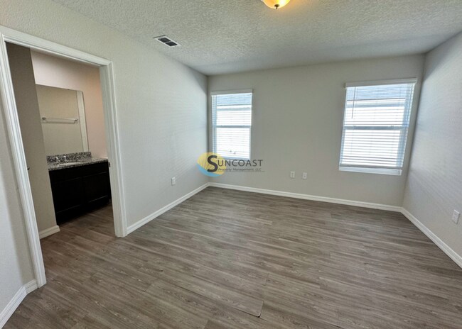 Building Photo - 6467 Sweetbay Ln