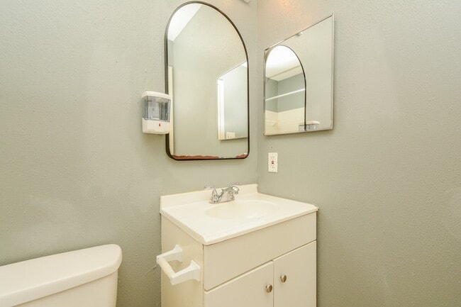 Building Photo - 8607 Crystal Cove Cir