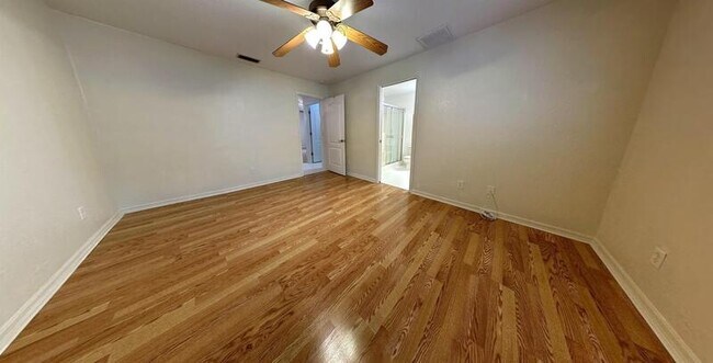 Building Photo - 3616 Spinner Ave