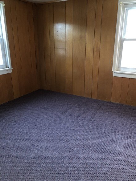 2nd Bedroom - 401 N Baltimore Ave