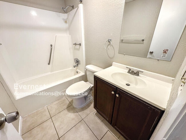 Building Photo - 16005 Ranchita Ct
