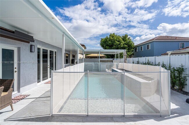 Building Photo - 15822 SW 140th St