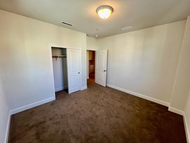 Building Photo - Lovely East Garrison 3 bedroom 2.5 bathroo...