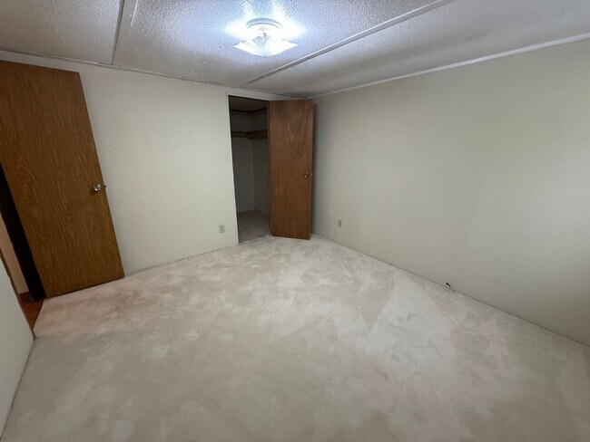 Building Photo - Private 3/2.5 Home with bonus room- $1,595