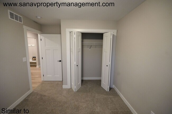 Building Photo - Beautiful 3 Bed Ranch Home w/ fully finished basement in Prime Norwalk Location