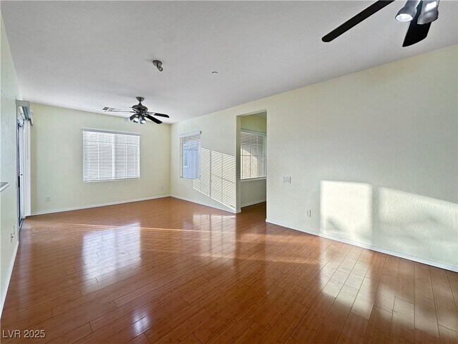 Building Photo - 6868 Sky Pointe Dr