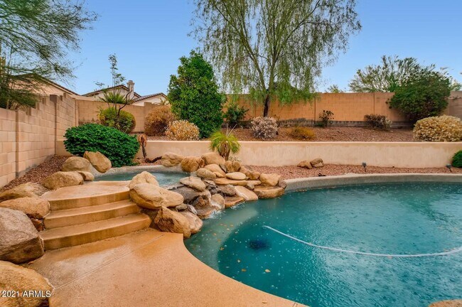 Building Photo - 10310 E Le Marche Dr