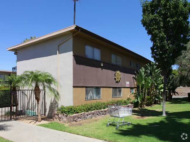 Building Photo - Vista Del Sol
