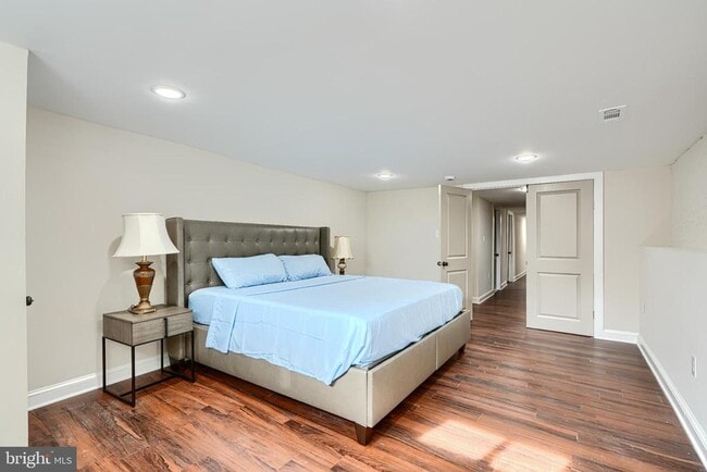 Building Photo - 2630 E Baltimore St