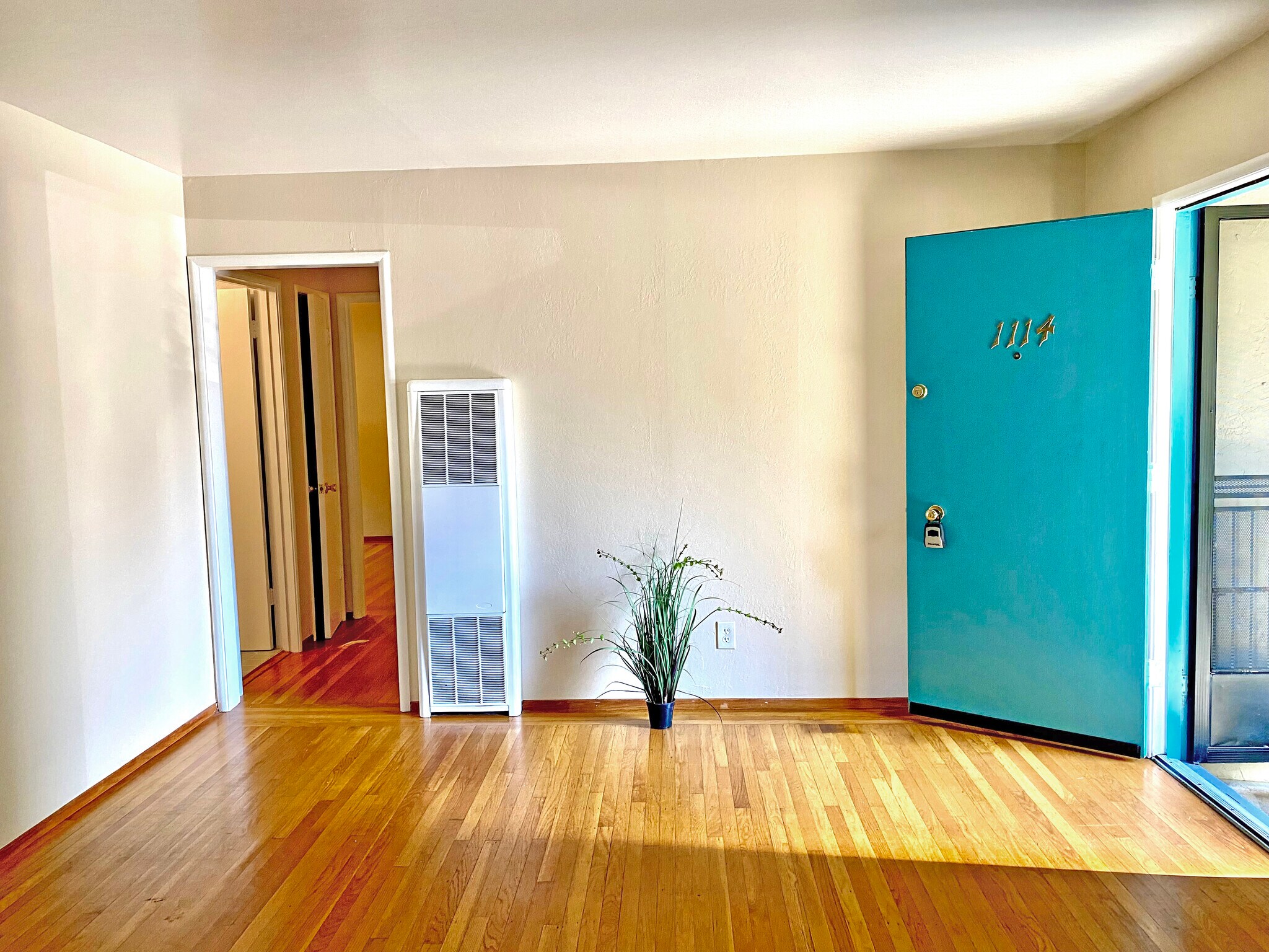 Building Photo - 1114 Stannage Ave