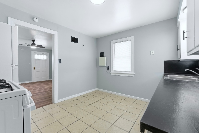 Building Photo - 3405 Lillie St