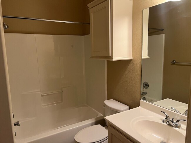 Building Photo - 3940 Mobley Cir