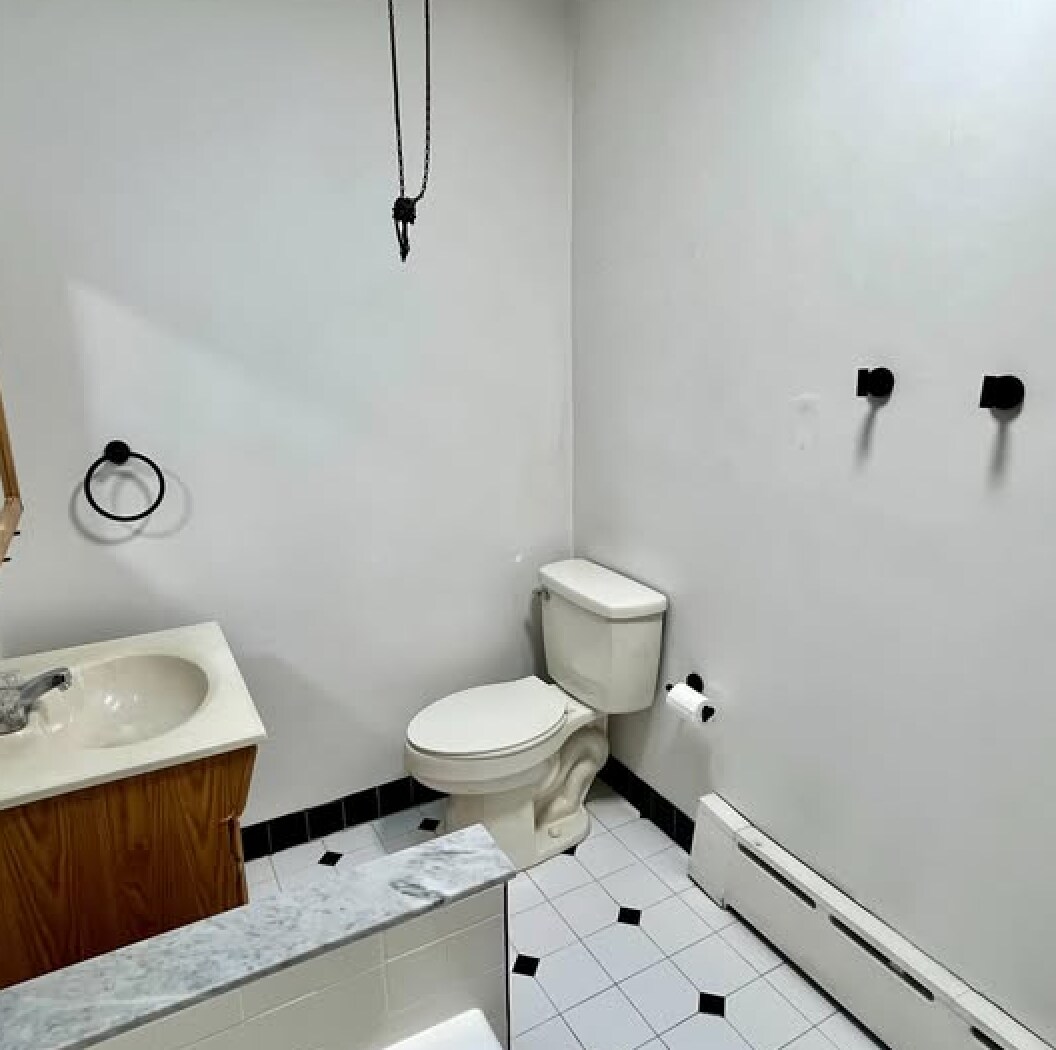 Building Photo - 135 N Carol Blvd