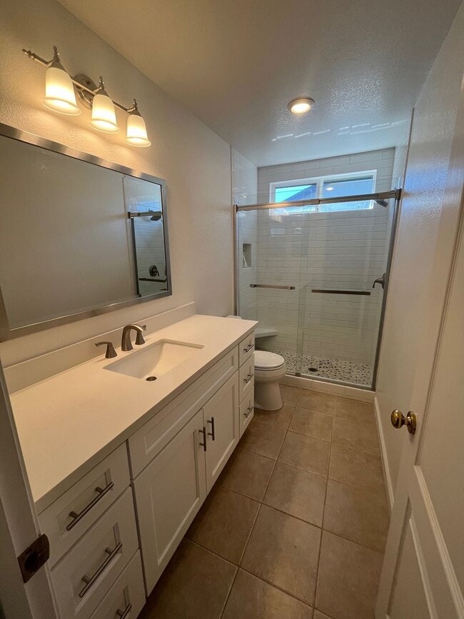 Building Photo - Updated 4 Bedroom 3 Bathroom Single Family...