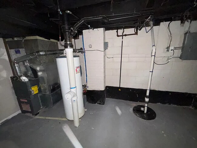 Building Photo - 366 Taft Pl