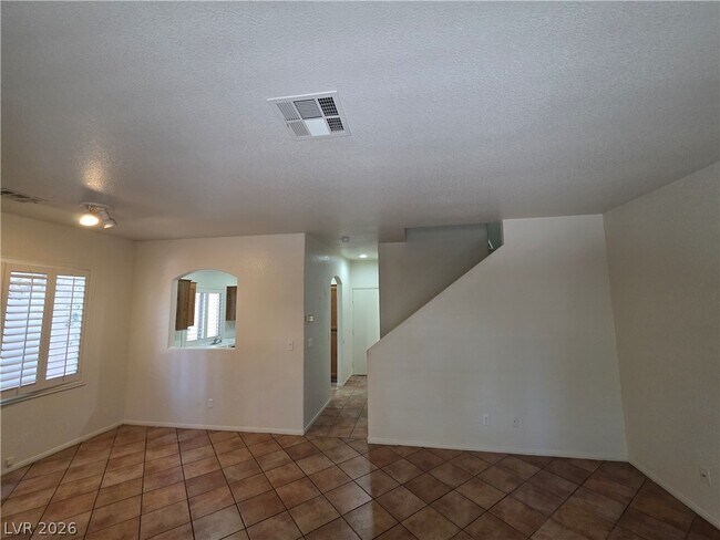 Building Photo - 10021 Via Toro Ave
