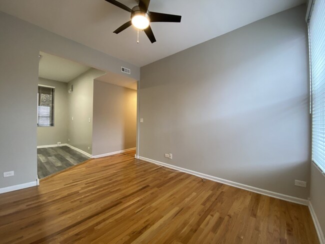 Living area with convenient access to kitchen - 2801 W Logan