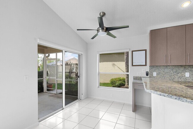 Building Photo - 3058 SE Brierwood Pl