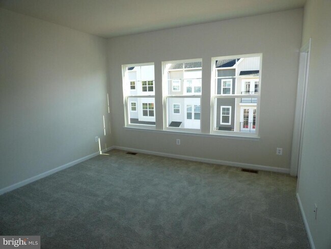 Building Photo - 2583 Hopton Ln