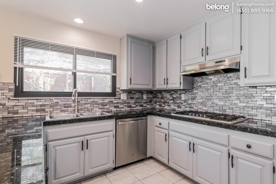 Building Photo - 412 Wood Hollow Dr