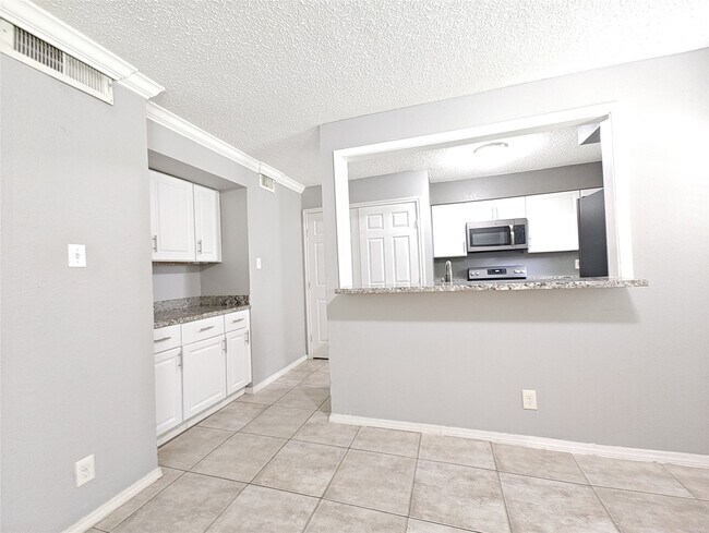 Building Photo - 5636 Birchmont Dr