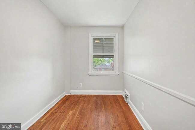 Building Photo - 828 St Dunstans Rd