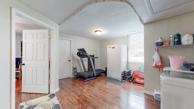 Building Photo - **RENOVATED COLONIAL ON OVER AN ACRE ZONED FOR WILLIAMSON COUNTY BRENTWOOD SCHOOLS**