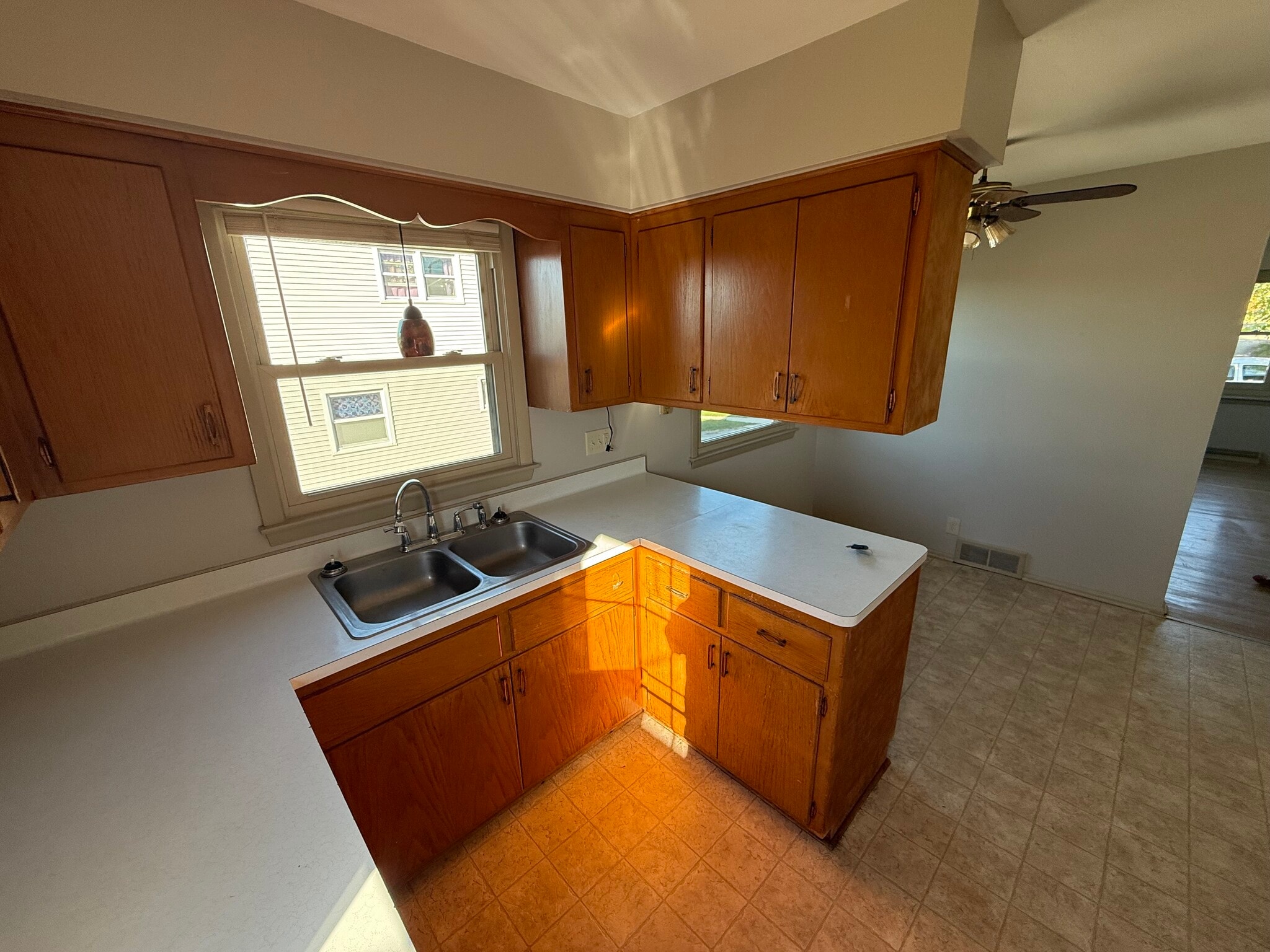 Kitchen - 1430 Eder Ln