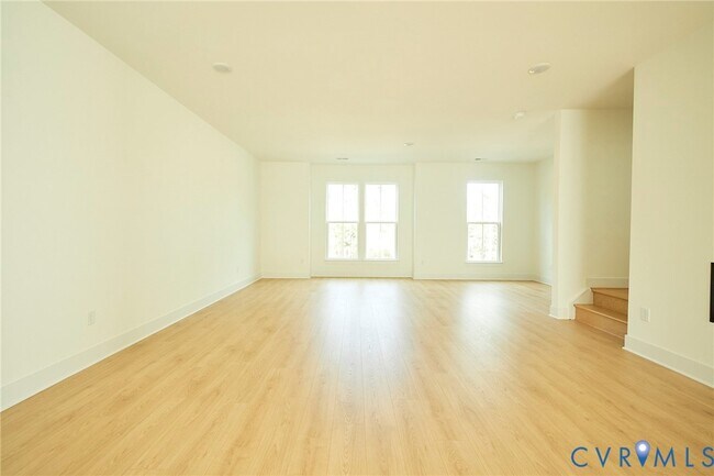 Building Photo - 15337 Sunray Wy