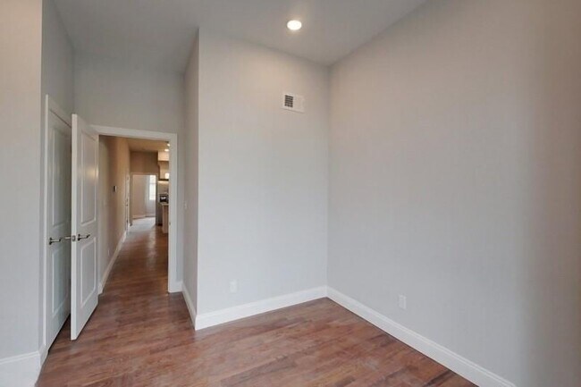 Building Photo - 130 45th St