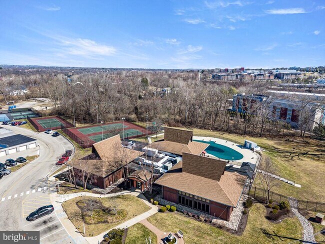 Building Photo - 11208 Valley Forge Cir