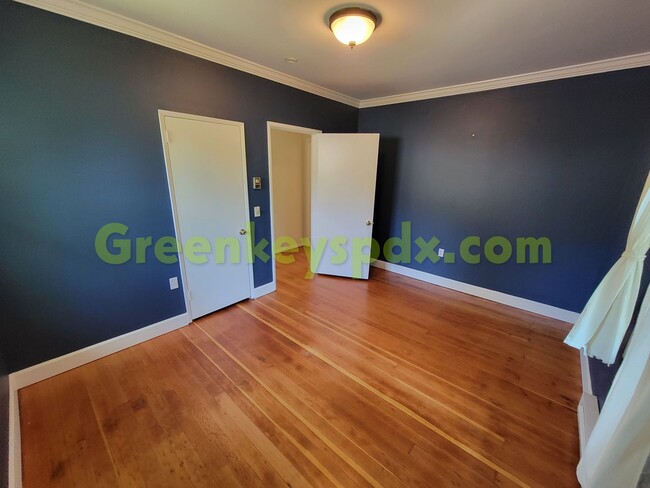 Building Photo - Awesome 3-Bedroom 1.5-Bathroom House in Ho...