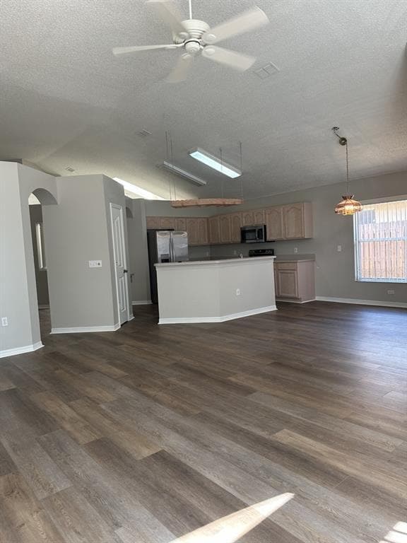 Building Photo - 8928 Southbay Dr