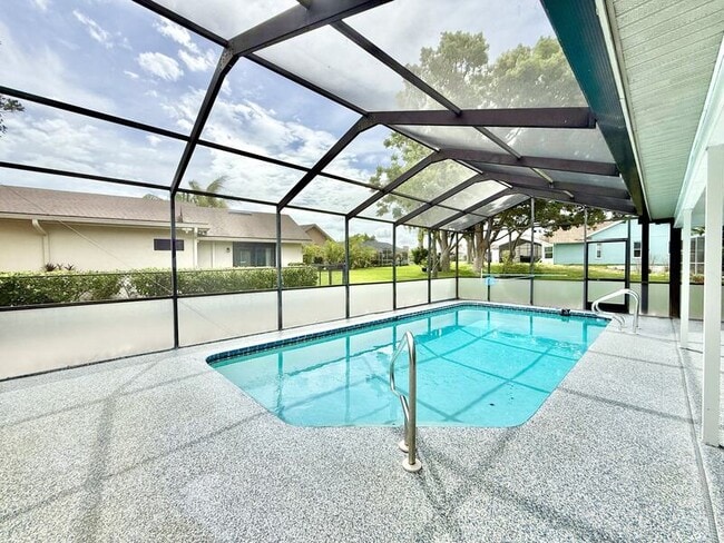 Building Photo - 13642 Dunwoody Ct