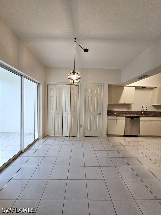 Building Photo - 6025 Chardonnay Ln