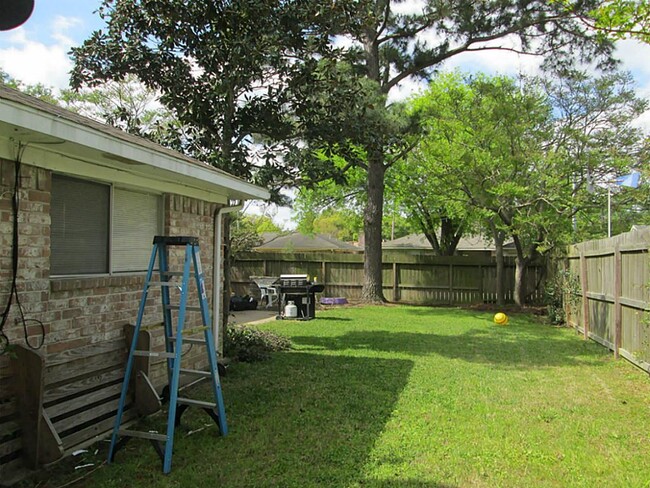 Building Photo - 15834 Boulder Oaks Dr