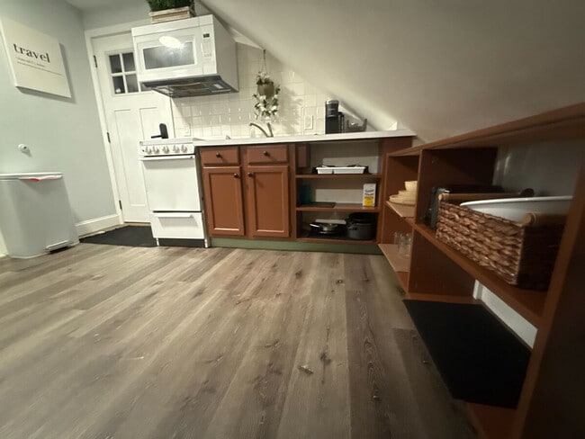 Building Photo - 3 Dean Ave