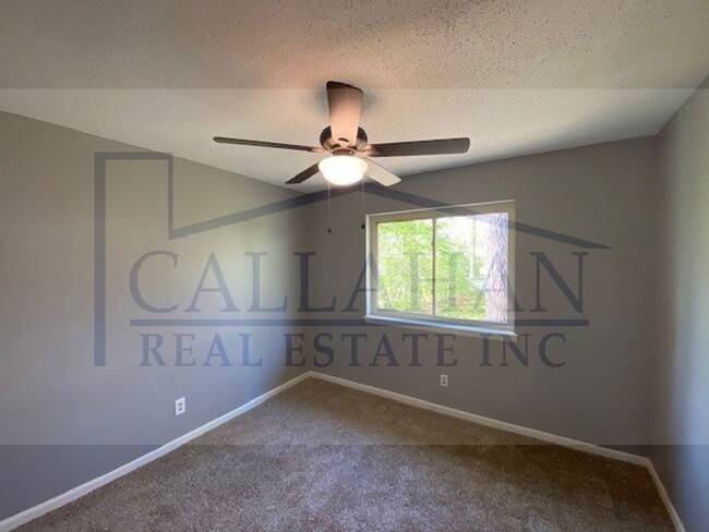 Building Photo - Updated Sherwood 3 Bedroom Home
