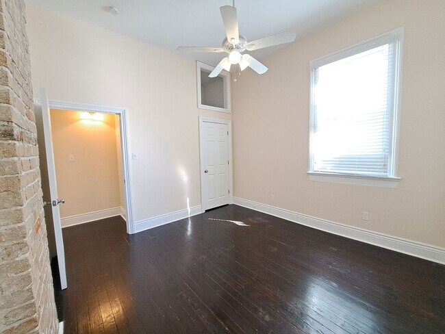 Building Photo - 3216 Bienville St