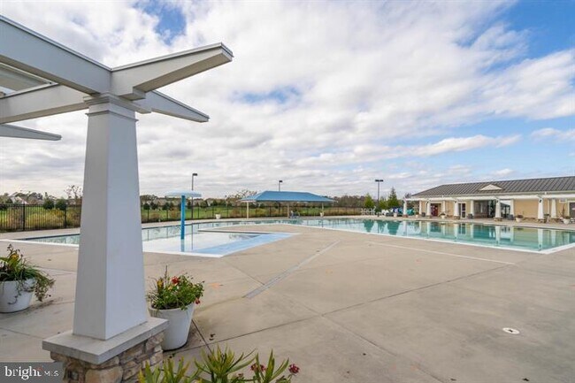 Building Photo - 20560 Charlotte Blvd