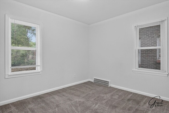 Building Photo - 14800 Tacoma St
