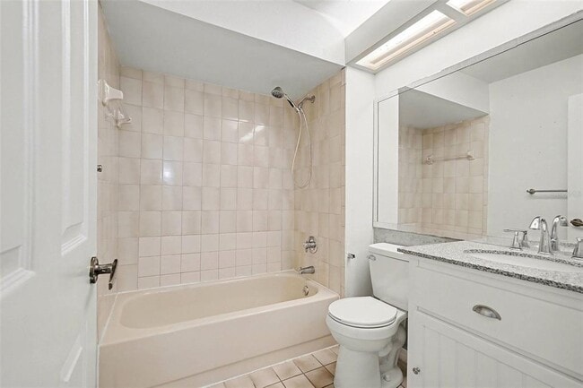 Building Photo - 18302 Aintree Ct