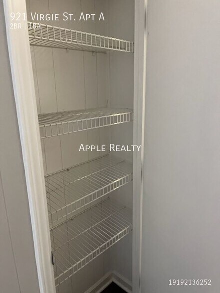 Building Photo - 921 Virgie St