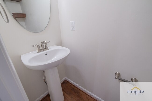 Building Photo - 1724 Lantern Mews