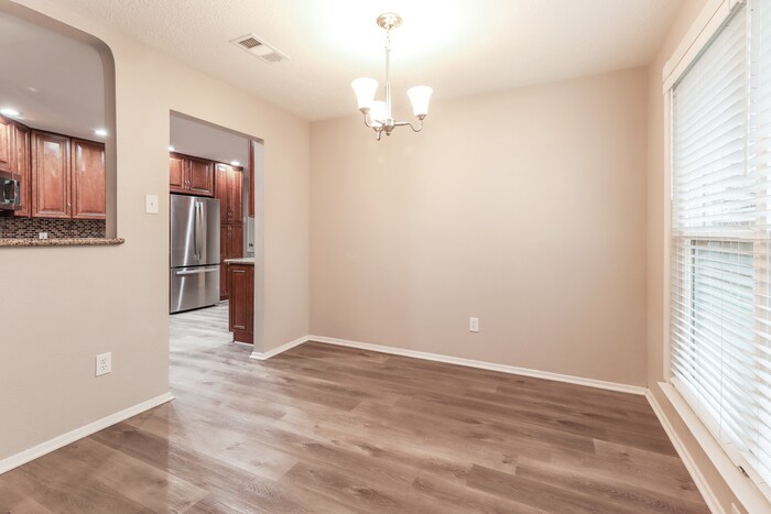 Building Photo - 229 Willoughby Dr
