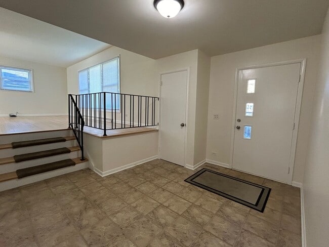Building Photo - Immediate Occupancy