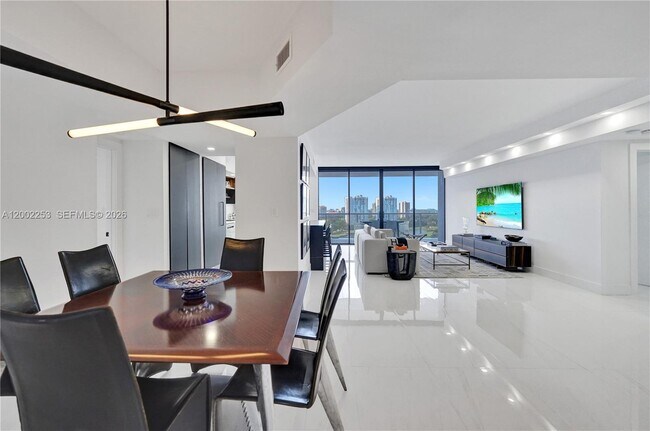 Building Photo - 20281 E Country Club Dr